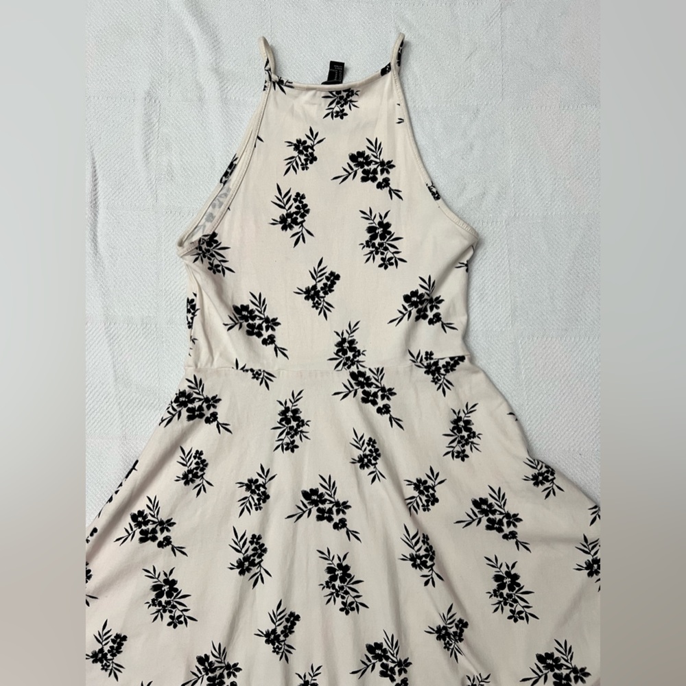Bundle 2 spring/summer dresses!!! 2 dresses for the price of one!!! $25